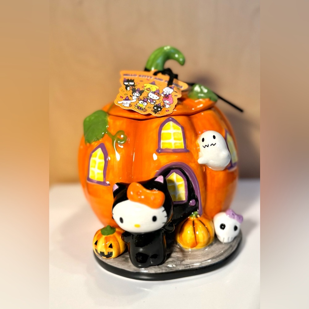New Blue Sky Hello Kitty Halloween Pumpkin Cookie / Treat Jar.